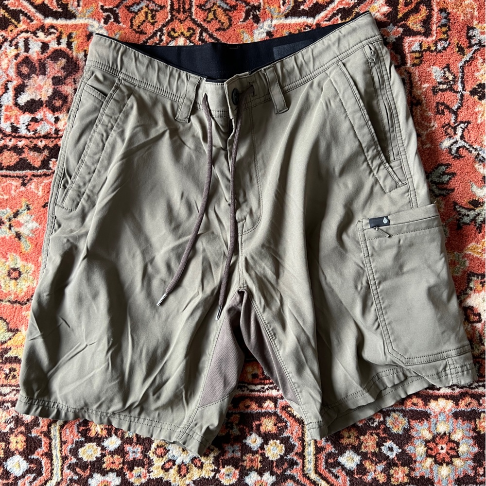 VOLCOM Shorts like new